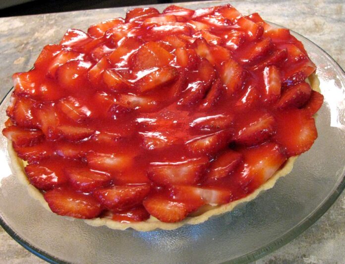 Say Good Morning to Spring with this Beautiful Custard Strawberry Pie