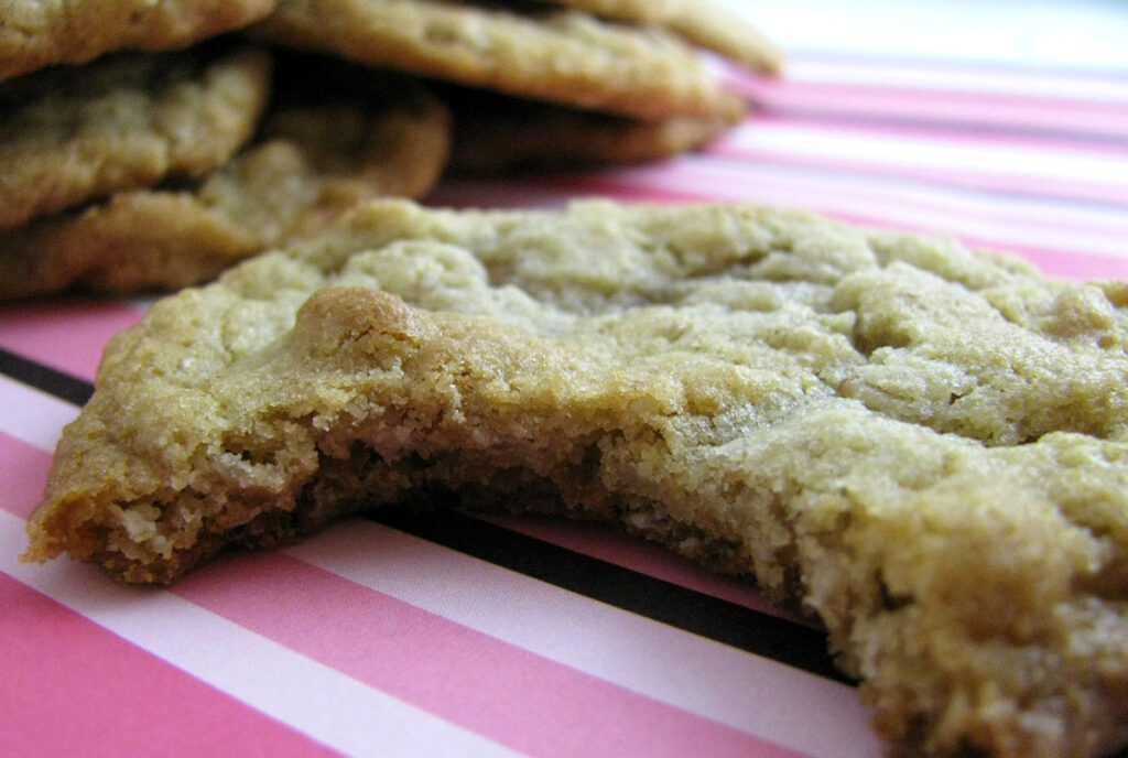 The Best Butter Oatmeal Cookies That Will Ever Touch Your Lips