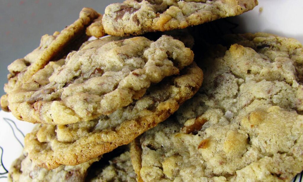 Super Yummy Island Inspired Cookies You Need with Chocolate, Coconut and Pecans