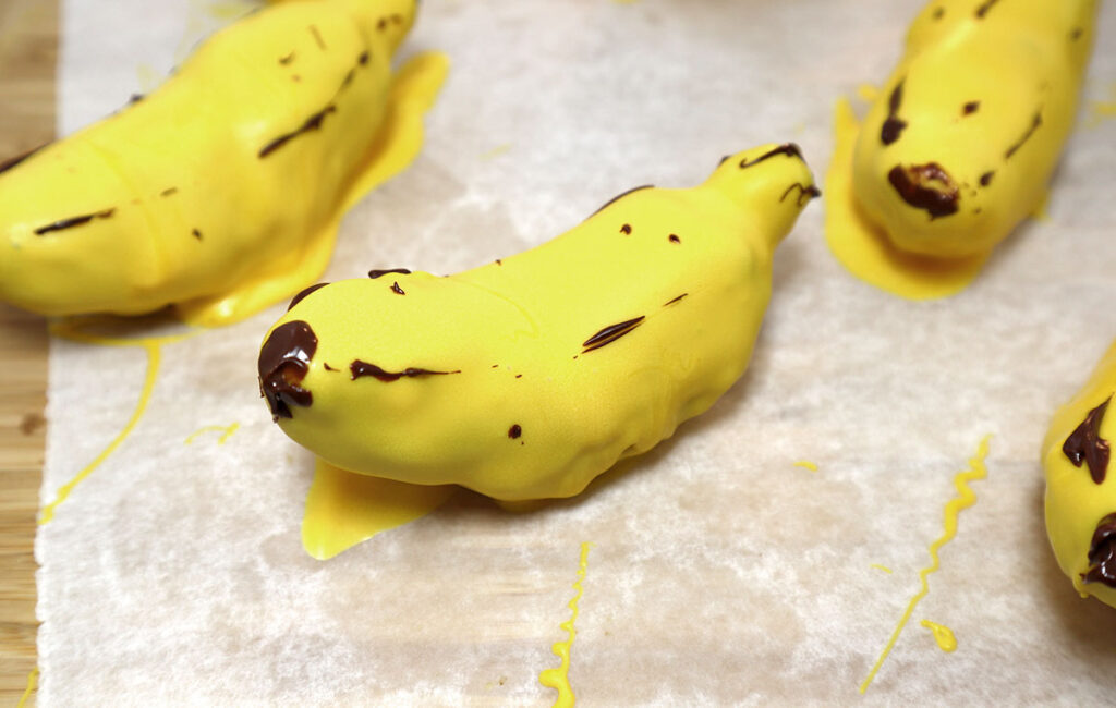 You'll Never Guess These Cute Mini Bananas Are Actually Banana Bread Cake Pops