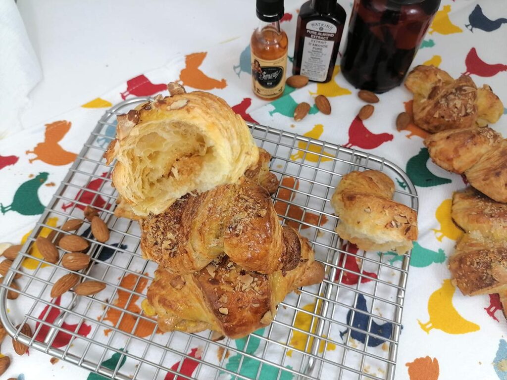 croissants with almonds