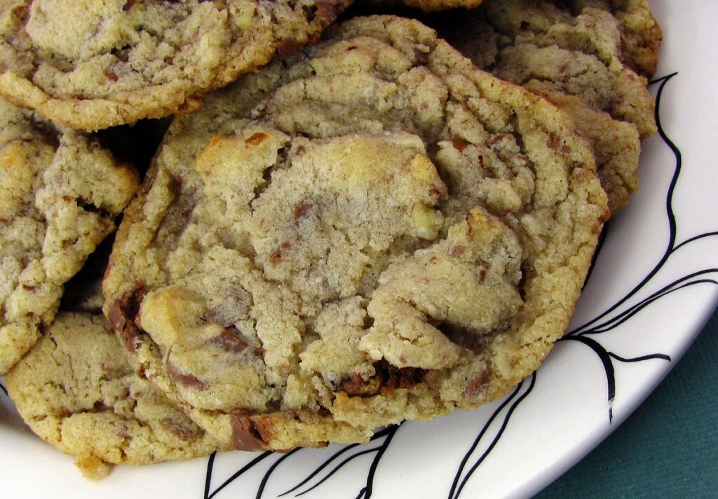 Super Yummy Island Inspired Cookies You Need with Chocolate, Coconut and Pecans