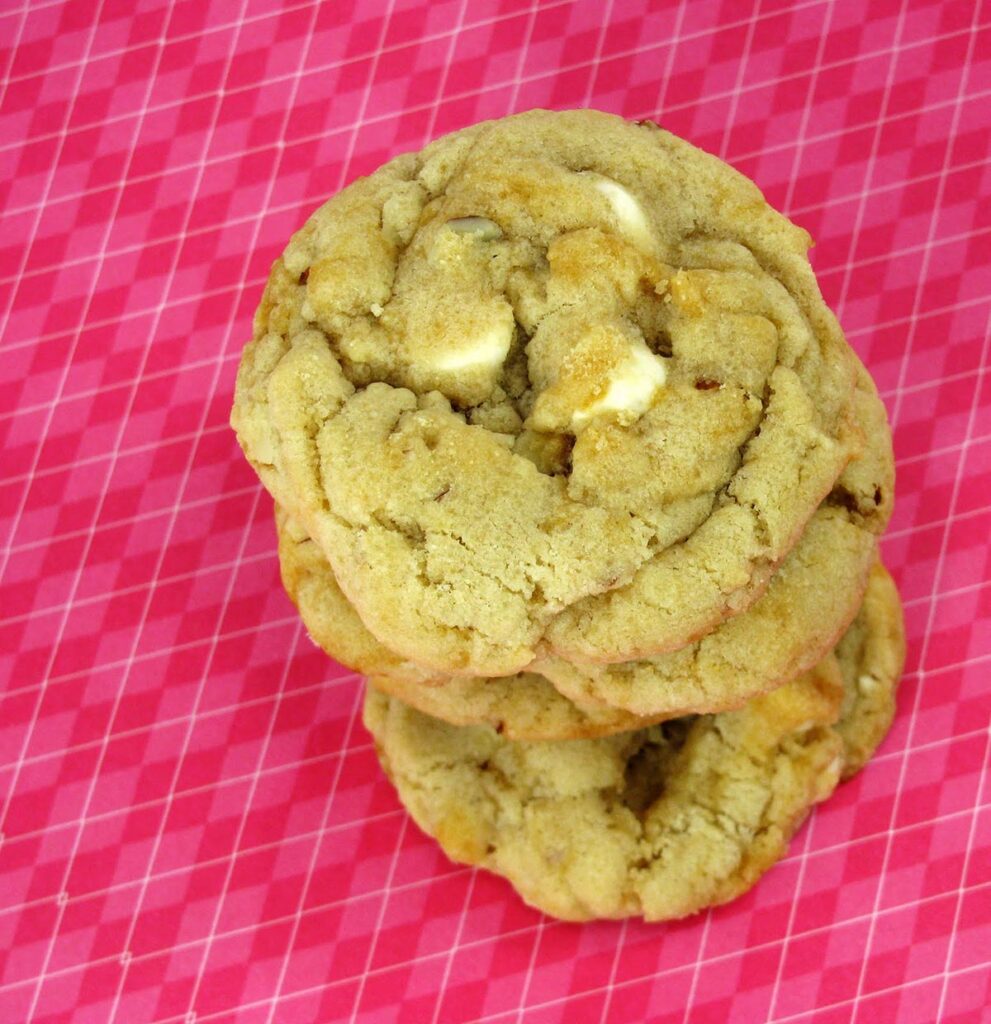 White Chocolate and Almond Cookies Recipe Photo