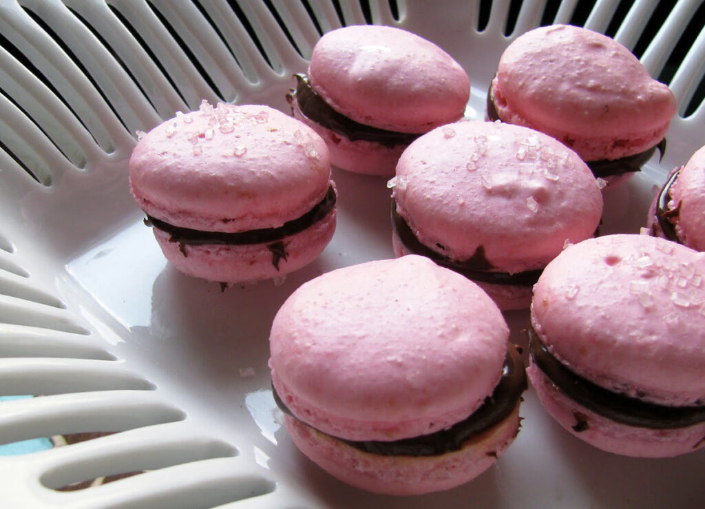 bubblegum macarons