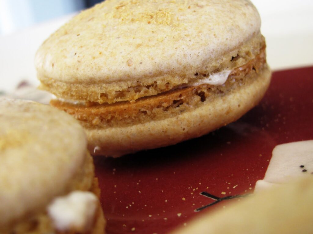 S'mores Macarons Feet