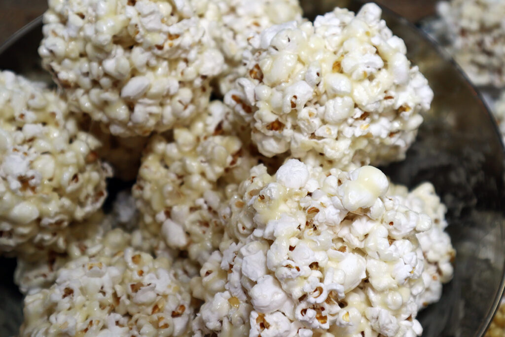 Marshallow Popcorn Balls up Close