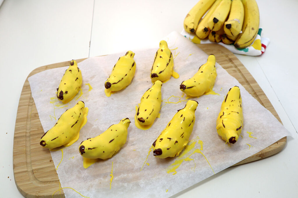 You'll Never Guess These Cute Mini Bananas Are Actually Banana Bread Cake Pops